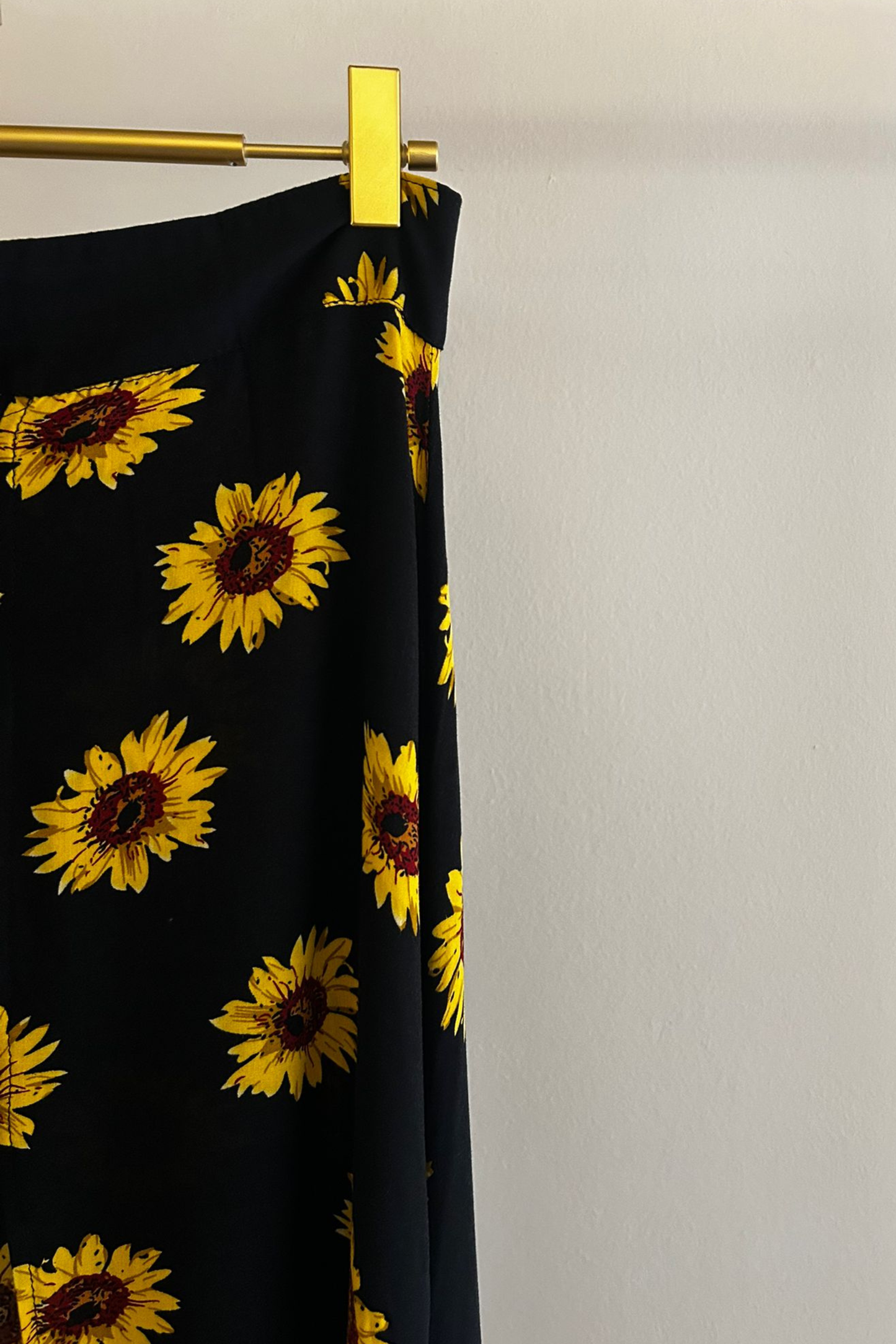 Falda · Hardy Girasoles